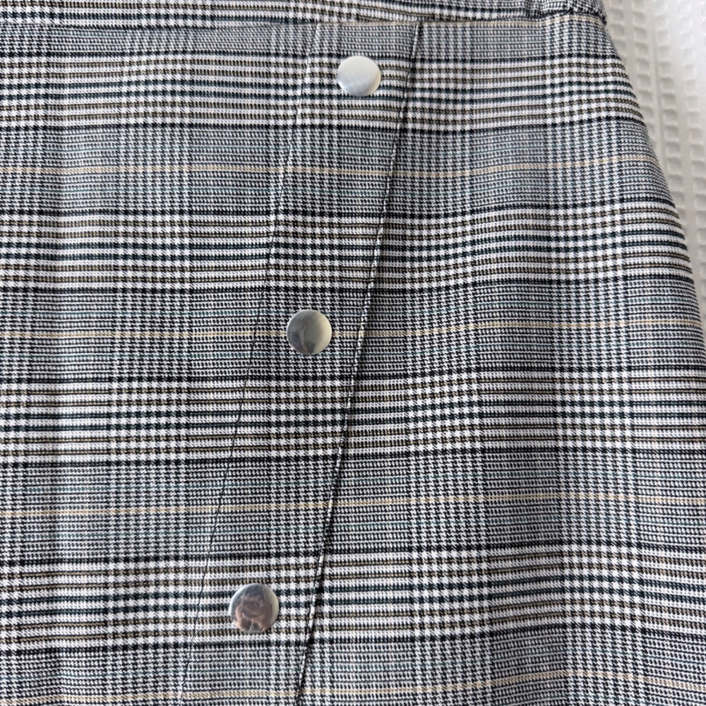 SOHO Apparel Ltd Skirt Womens Medium Gray Plaid Snap Button Midi Pencil Skirt - Picture 5 of 10